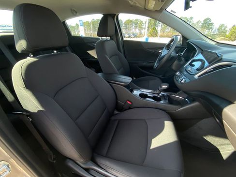 Used 2022 Chevrolet Malibu LT image 13