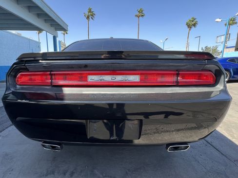 Used 2013 Dodge Challenger R/T image 4