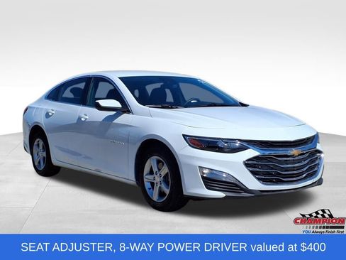 Used 2025 Chevrolet Malibu LS w/ Driver Confidence Package image 2