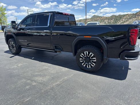 Used 2024 GMC Sierra 3500 Denali Ultimate AWD/4WD image 4