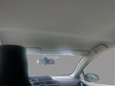 Used 2014 Toyota Prius C One FWD image 19