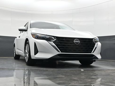 Used 2025 Nissan Sentra S FWD image 35