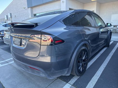 Used 2023 Tesla Model X image 3