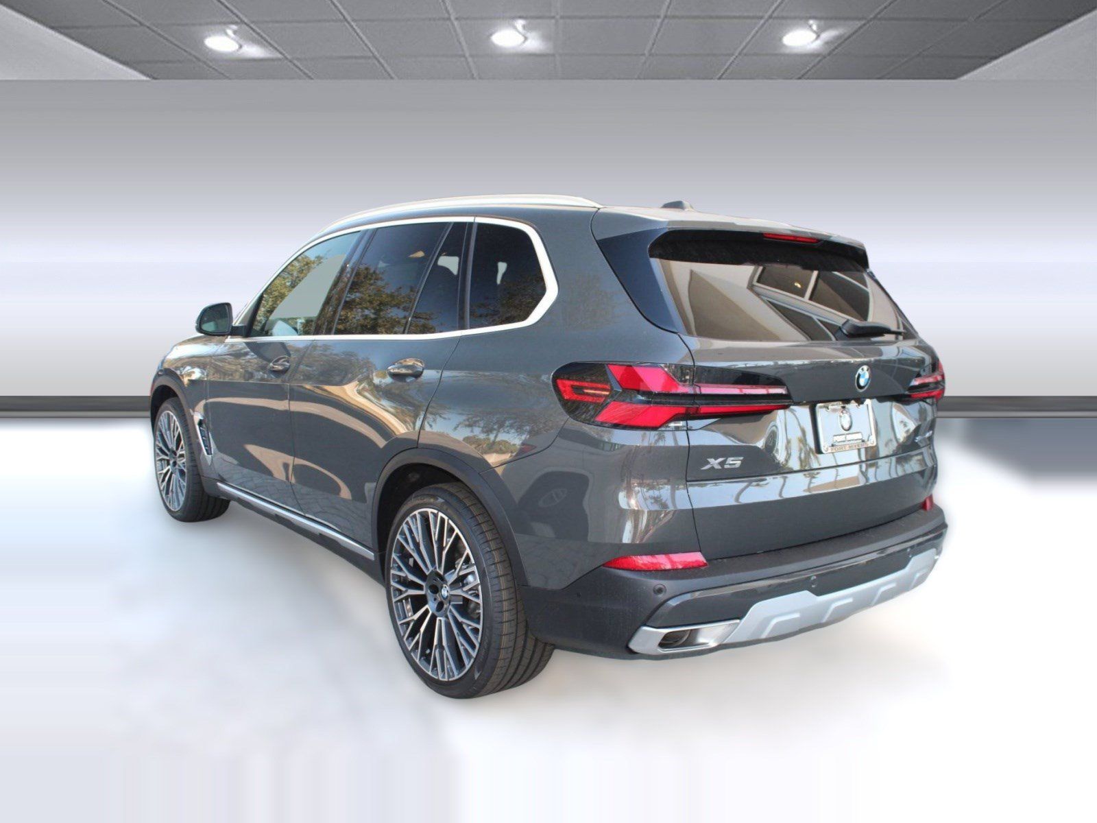Used 2026 BMW X5 sDrive40i RWD image 3
