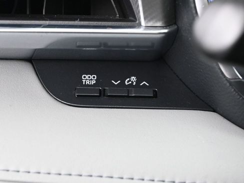 Used 2022 Toyota Highlander Platinum image 15