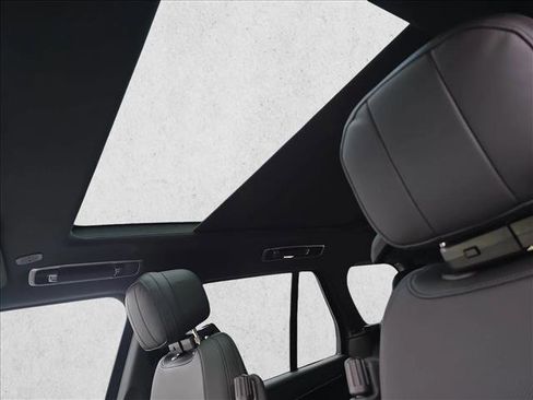 New 2026 Land Rover Range Rover SE image 30