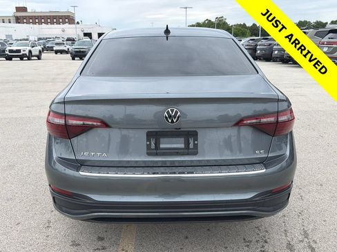 Used 2023 Volkswagen Jetta SE FWD image 5