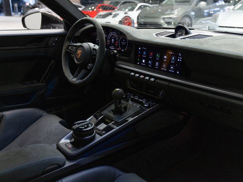 Used 2025 Porsche 911 GT3 image 43