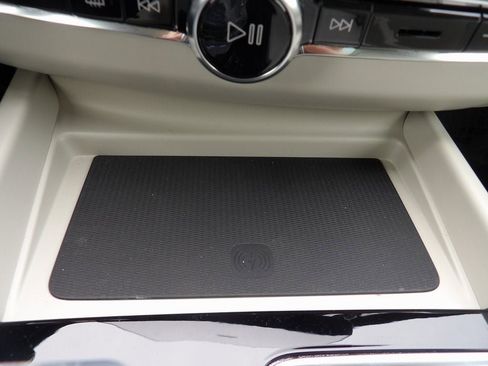 New 2026 Volvo XC60 B5 Ultra w/ Protection Package Premier image 21