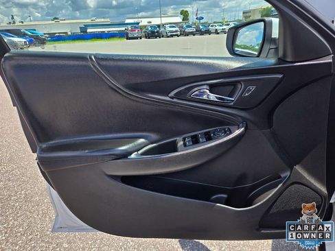 Used 2019 Chevrolet Malibu LT w/ Leather Package FWD image 22