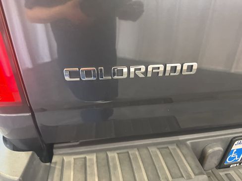 Used 2016 Chevrolet Colorado LT w/ LT Convenience Package image 11