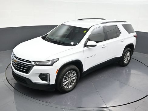 Used 2024 Chevrolet Traverse LT FWD image 17