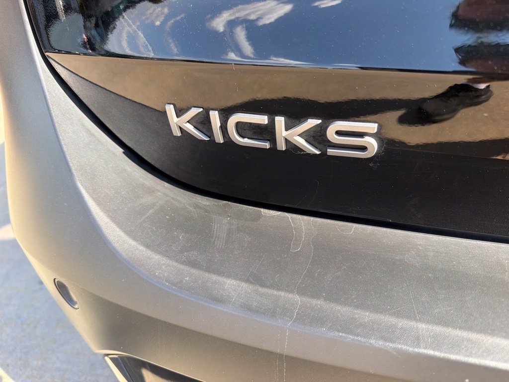 Used 2025 Nissan Kicks SR AWD/4WD image 10