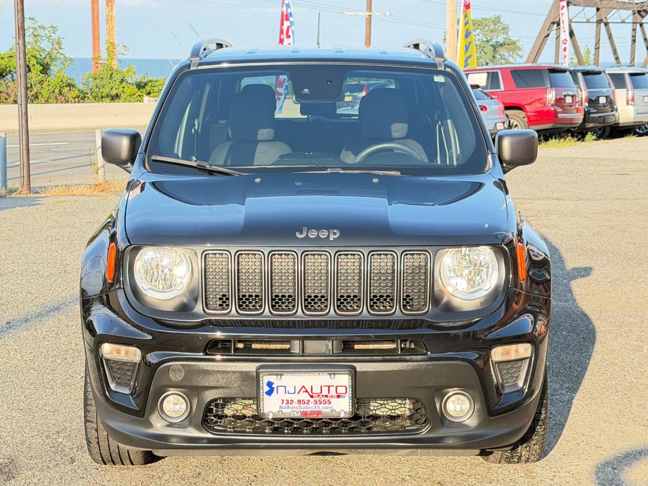 Used 2021 Jeep Renegade Latitude AWD/4WD image 9