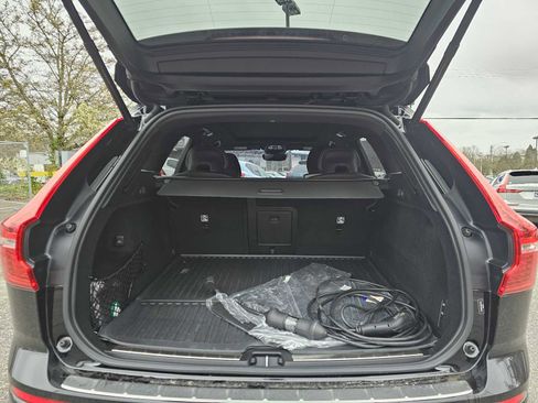 Used 2024 Volvo XC60 T8 Ultimate w/ Protection Package Premier image 17