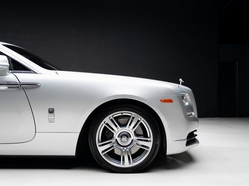 Used 2017 Rolls-Royce Dawn RWD image 41