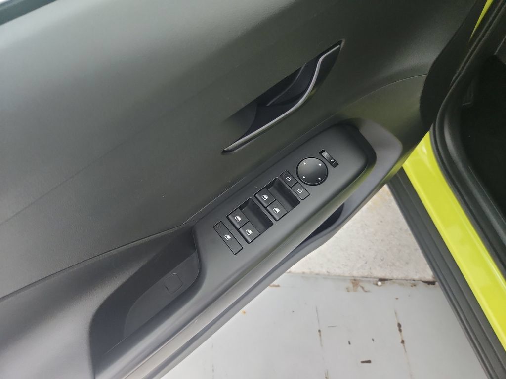Used 2025 Hyundai Kona SEL AWD/4WD image 23