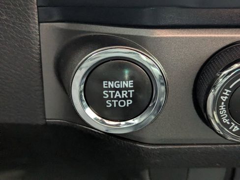 Used 2022 Toyota Tacoma TRD Sport AWD/4WD image 22