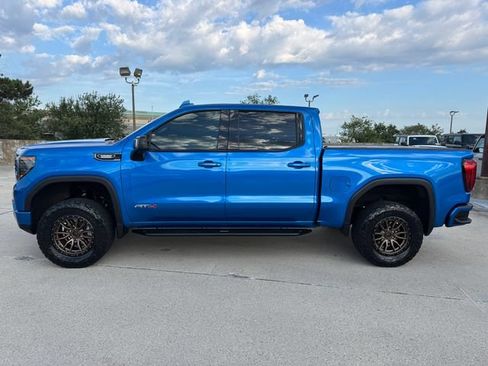 Used 2022 GMC Sierra 1500 AT4 w/ AT4 Preferred Package AWD/4WD image 9