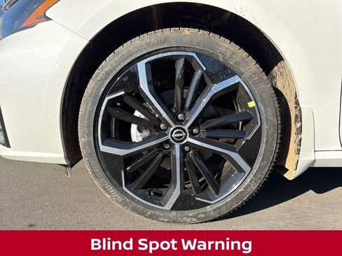 New 2025 Nissan Altima 2.5 SR image 34