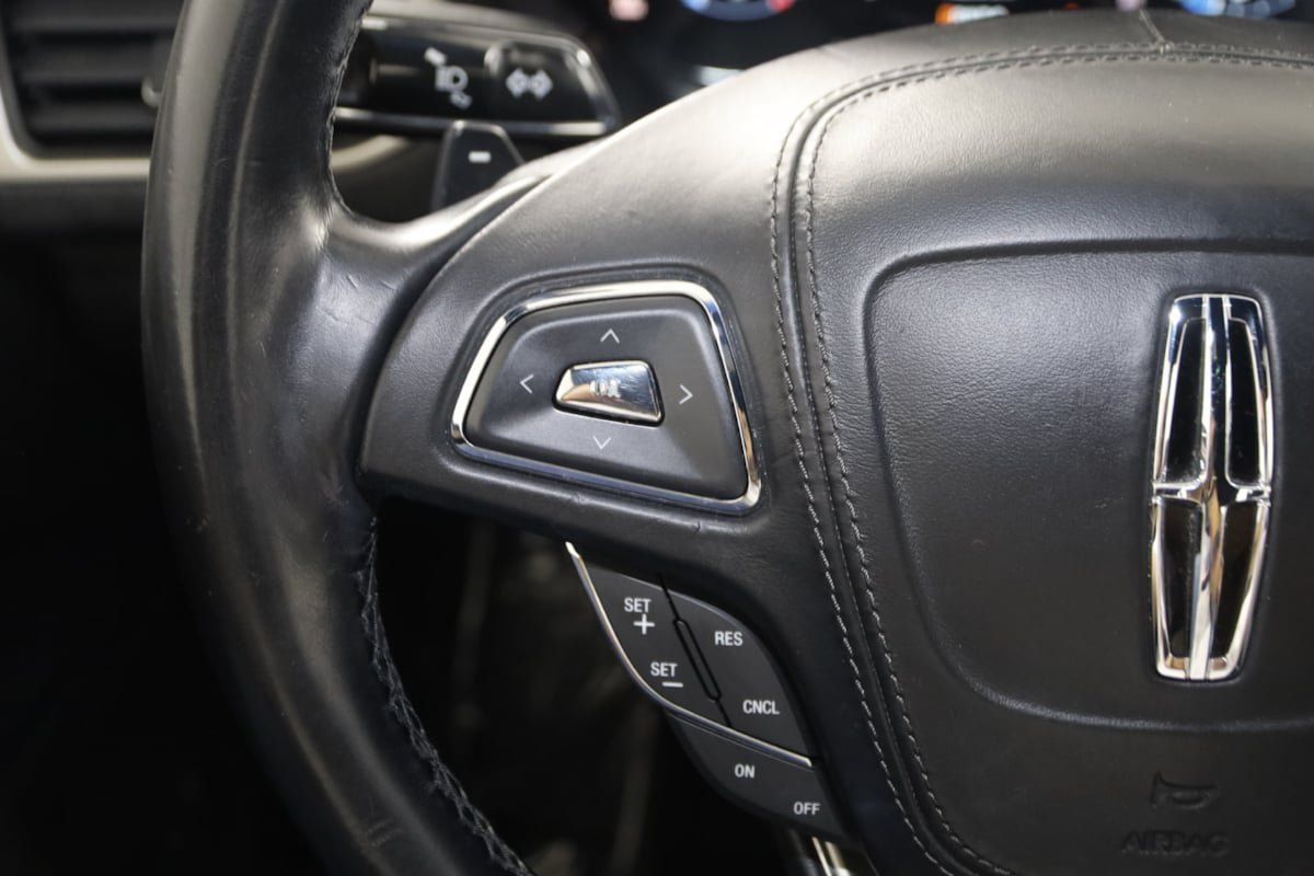 Used 2017 Lincoln MKZ Premiere FWD image 27