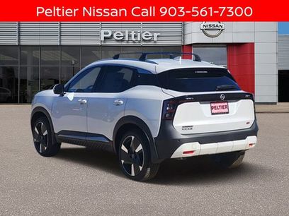 New 2025 Nissan Kicks SR w/ Illumination Package