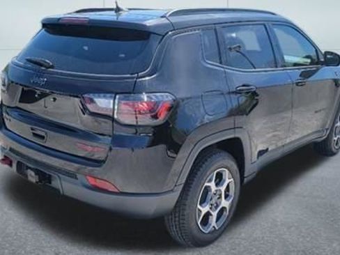 Used 2022 Jeep Compass Trailhawk w/ Trailhawk Elite Group AWD/4WD image 5