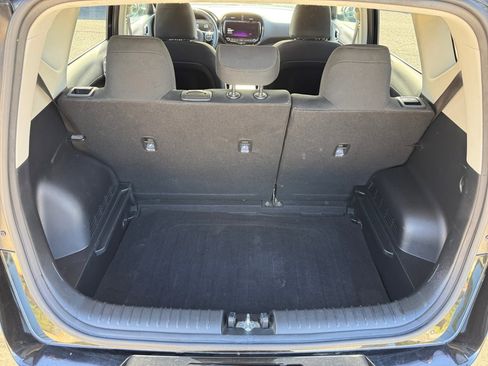 Used 2023 Kia Soul S image 21