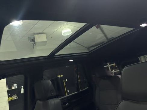 Used 2024 GMC Yukon Denali w/ Advanced Technology Package image 26