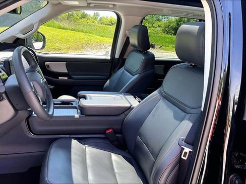 Used 2025 Ford Expedition Max Active AWD/4WD image 24