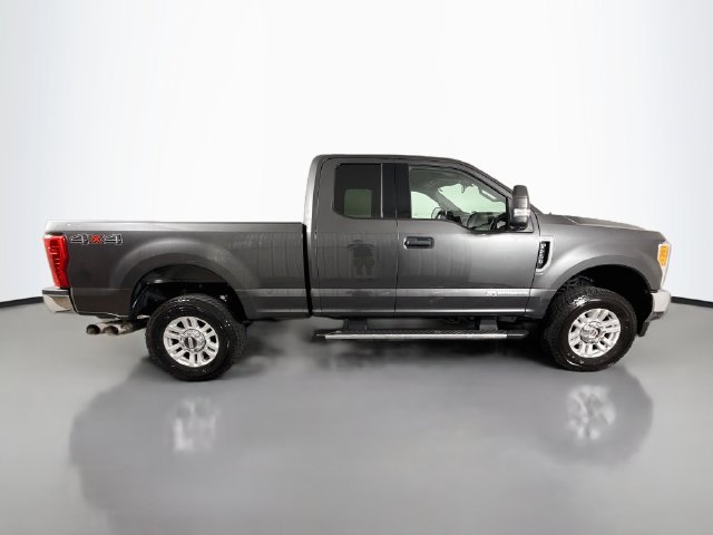 Used 2017 Ford F250 XLT w/ XLT Value Package AWD/4WD image 8