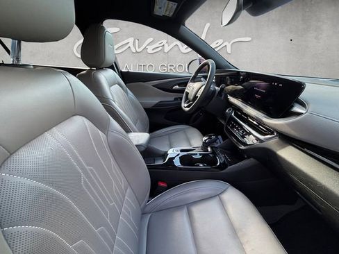 Used 2025 Buick Envista Avenir FWD image 30