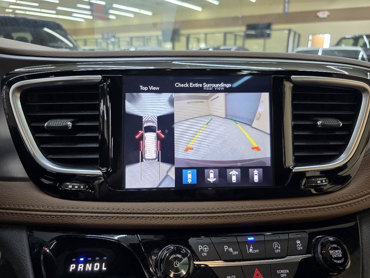 Used 2020 Chrysler Pacifica Limited w/ Advanced Safetytec Group FWD image 34
