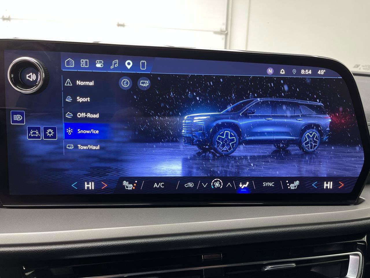 Certified 2025 Chevrolet Traverse LT AWD/4WD image 18