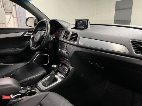 Used 2018 Audi Q3 2.0T Premium Plus w/ Premium Plus Package AWD/4WD image 21