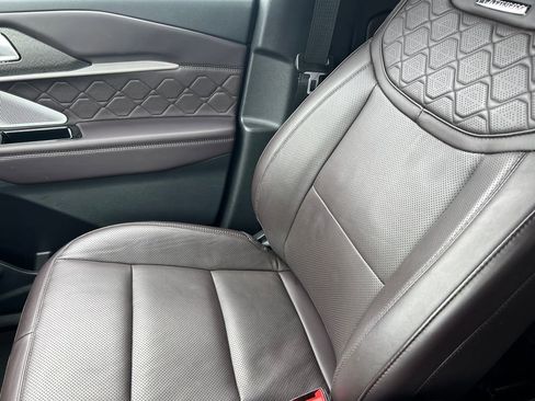 Used 2025 Ford Explorer Platinum w/ LUX Leather Package AWD/4WD image 45