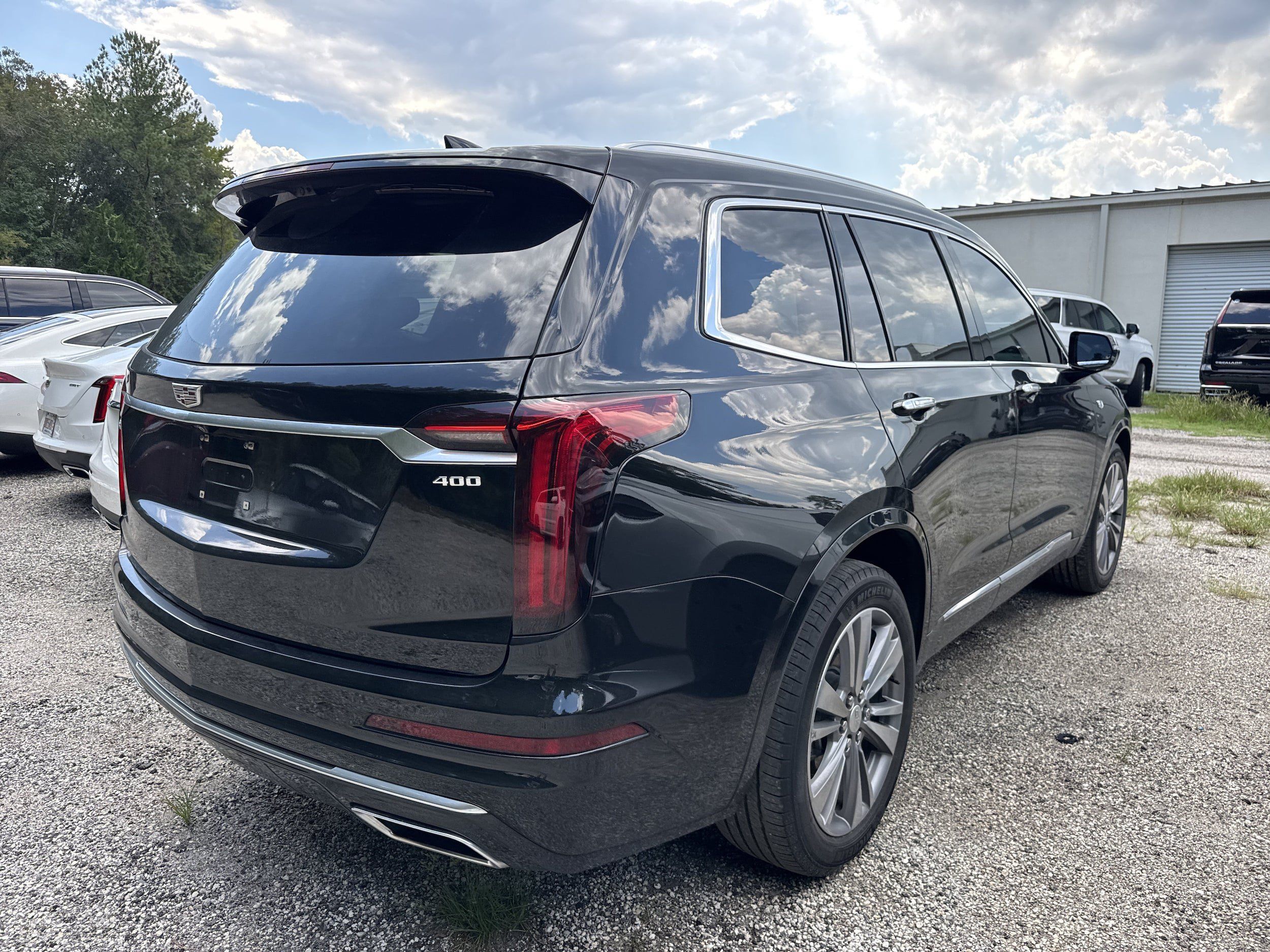 Used 2024 Cadillac XT6 Premium Luxury w/ Platinum Package FWD image 3