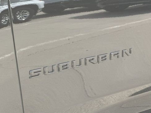 Used 2025 Chevrolet Suburban LT w/ Comfort Package AWD/4WD image 35