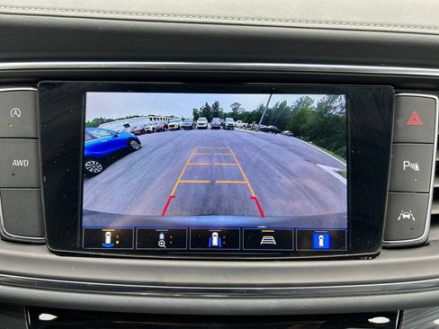 Used 2024 Buick Enclave Premium AWD/4WD image 33