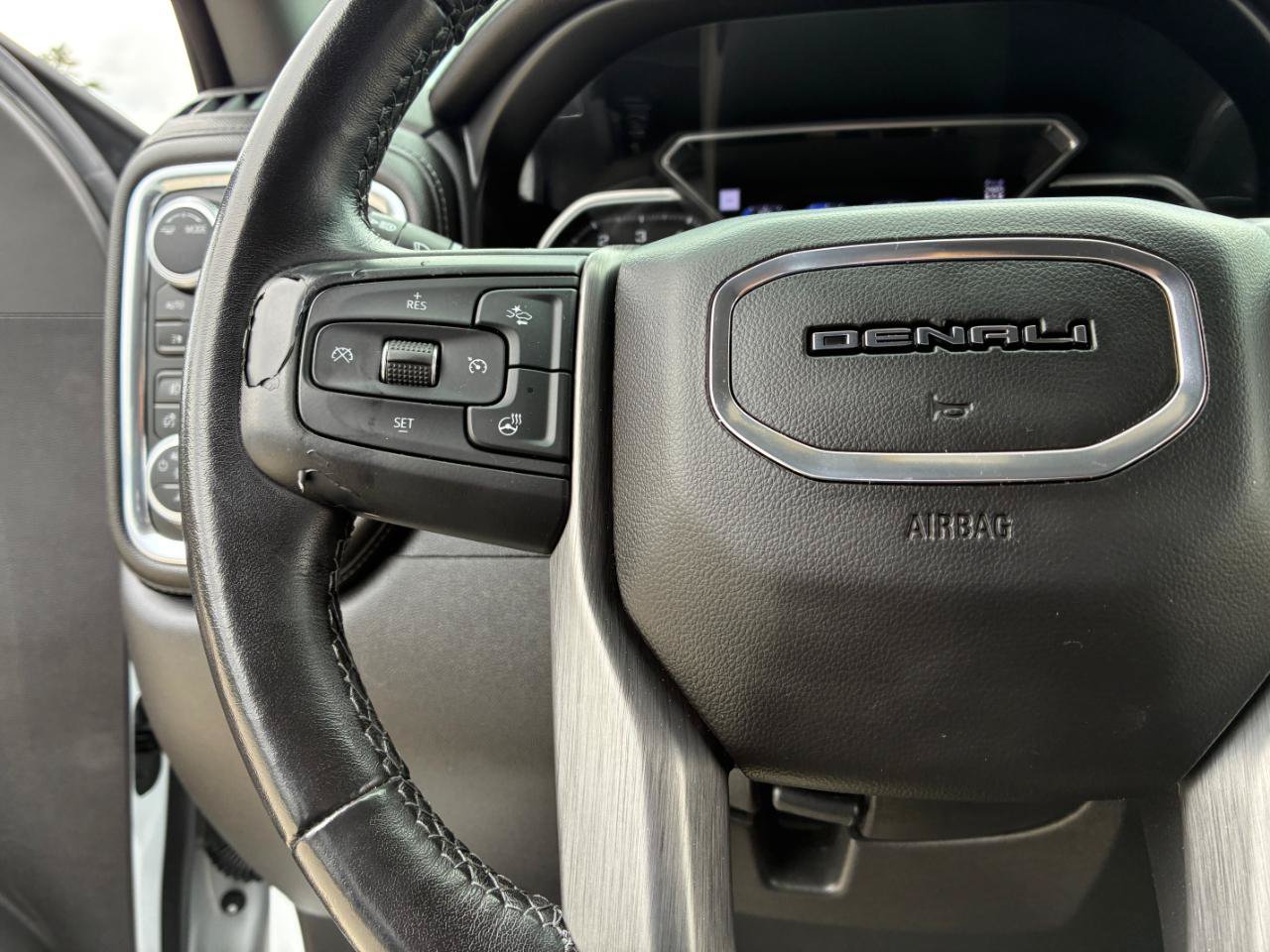 Used 2020 GMC Sierra 1500 Denali w/ Denali Ultimate Package AWD/4WD image 27