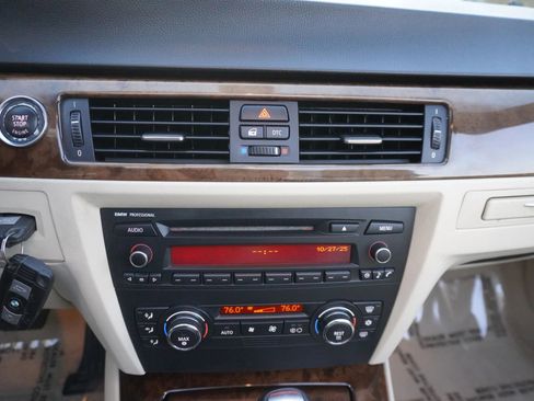 Used 2009 BMW 328i Convertible image 16