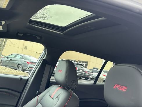 Used 2025 Chevrolet Trax RS w/ Sunroof Package image 25