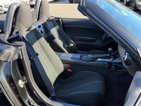Used 2017 FIAT 124 Spider Classica RWD image 14
