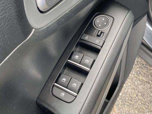 Used 2023 Kia Soul LX w/ Option Group 015 FWD image 15