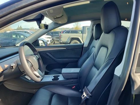 Used 2022 Tesla Model Y Performance image 4