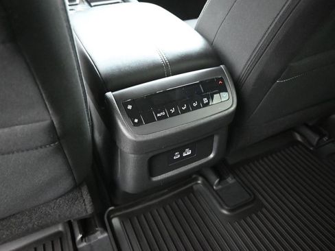 Used 2023 Nissan Pathfinder SV w/ SV Premium Package image 21