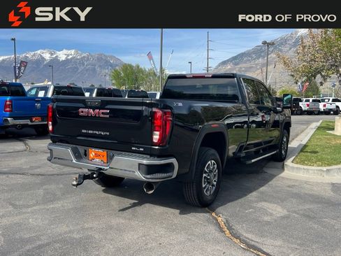 Used 2023 GMC Sierra 3500 SLE w/ X31 Off-Road Package AWD/4WD image 9