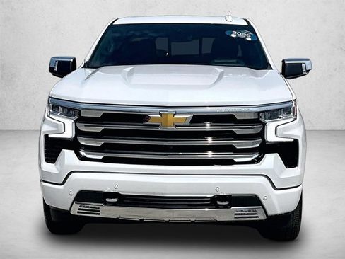 Used 2025 Chevrolet Silverado 1500 High Country w/ Technology Package RWD image 3