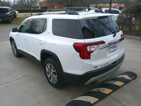 Used 2021 GMC Acadia SLT w/ Technology Package image 10