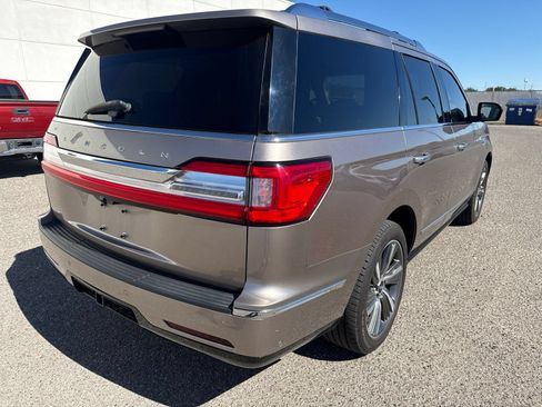 Used 2019 Lincoln Navigator Select w/ Technology Package RWD image 5